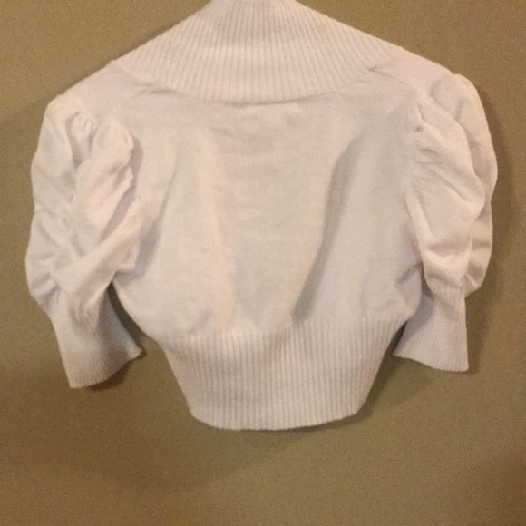 White Short Sleeve Cover Sweater Size Large - Picture 3 of 3